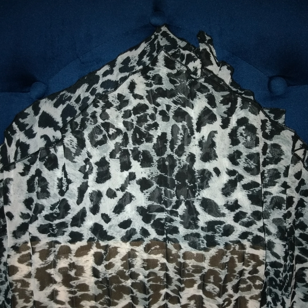 Pleated, Leopard Print Handkerchief-Cut Midi-Skirt - Picture 5 of 16